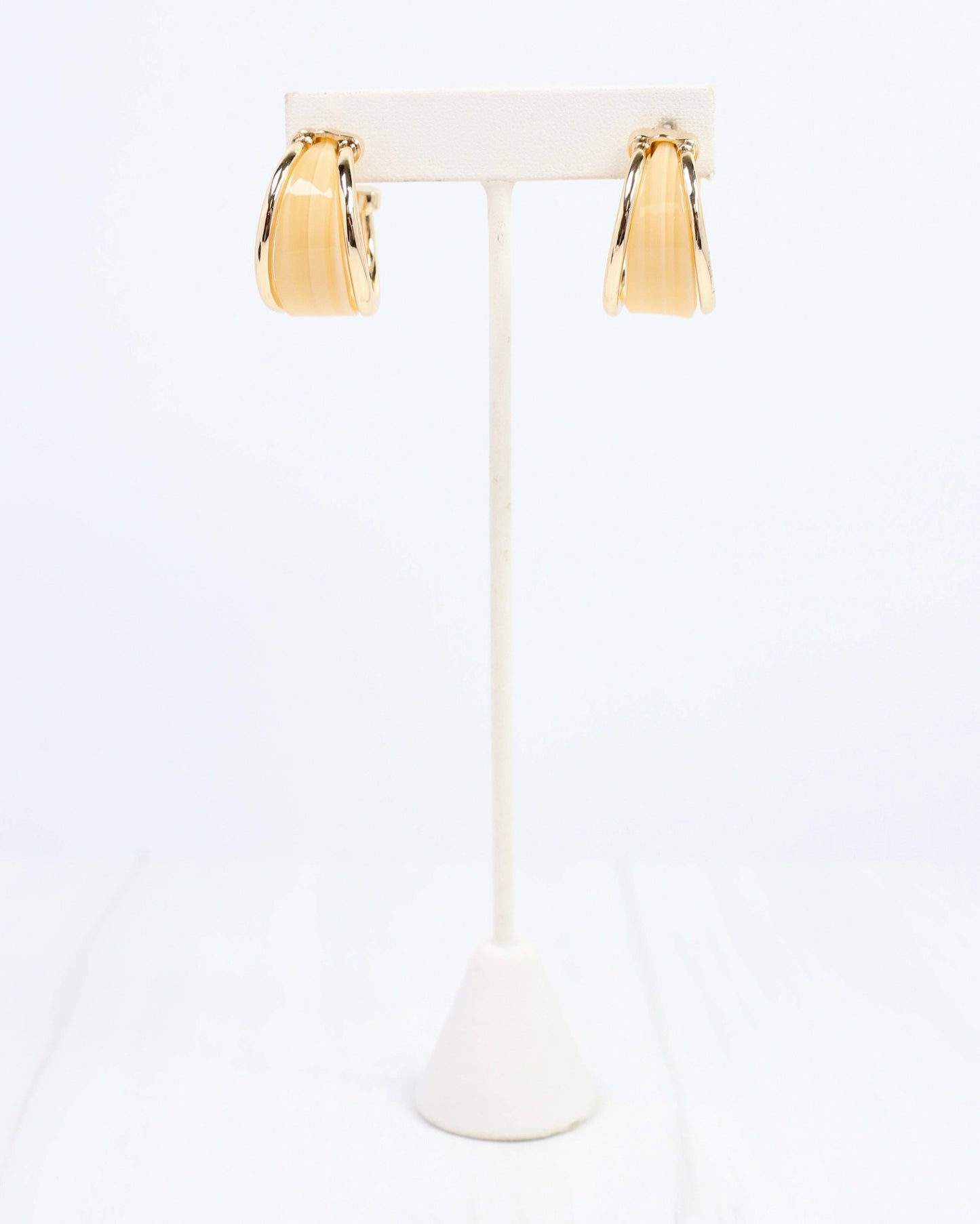 Caroline Hill - Daphne Gold Trimmed Hoop Natural