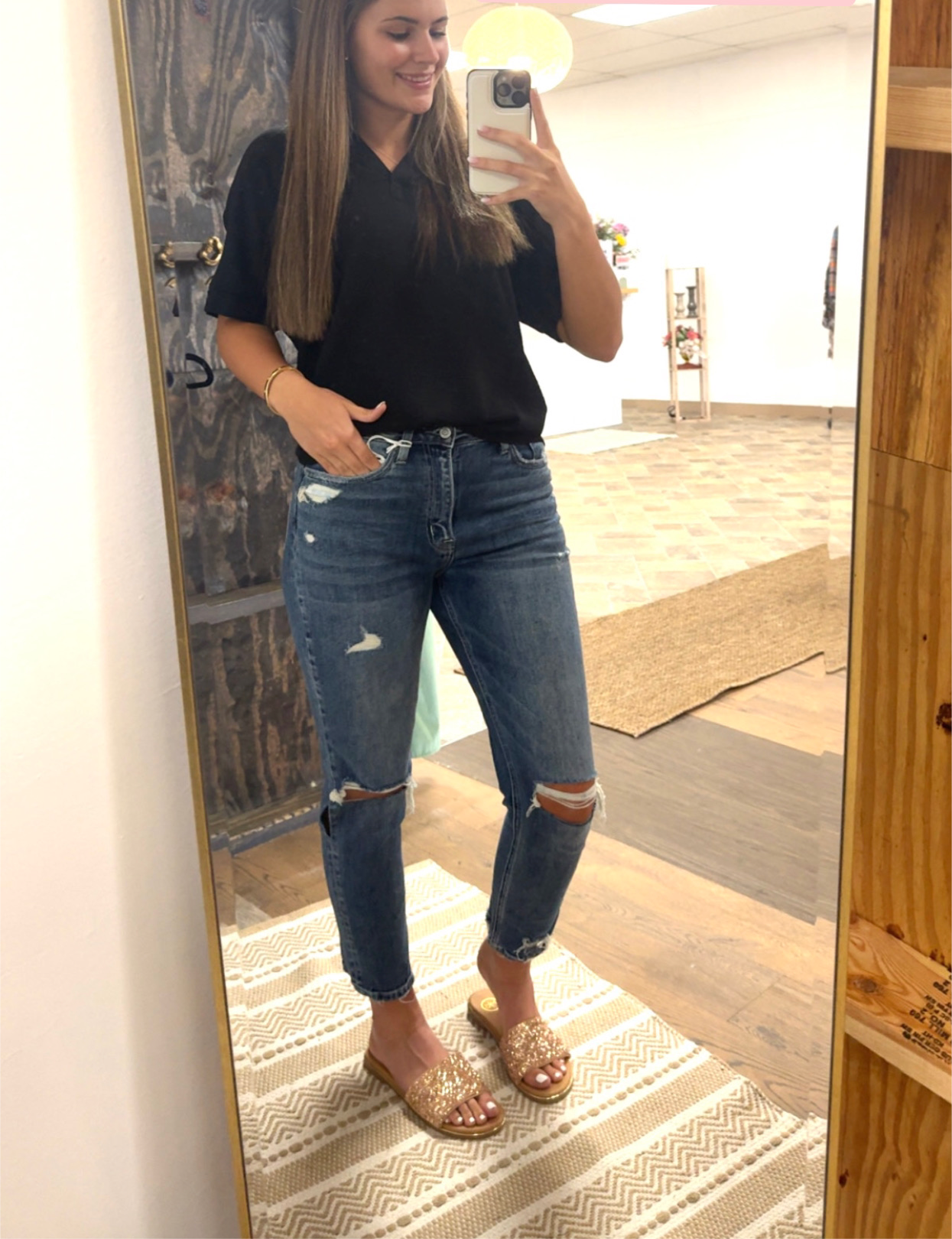 FLYING MONKEY - SUPER HIGH RISE DISTRESSED MOM JEANS