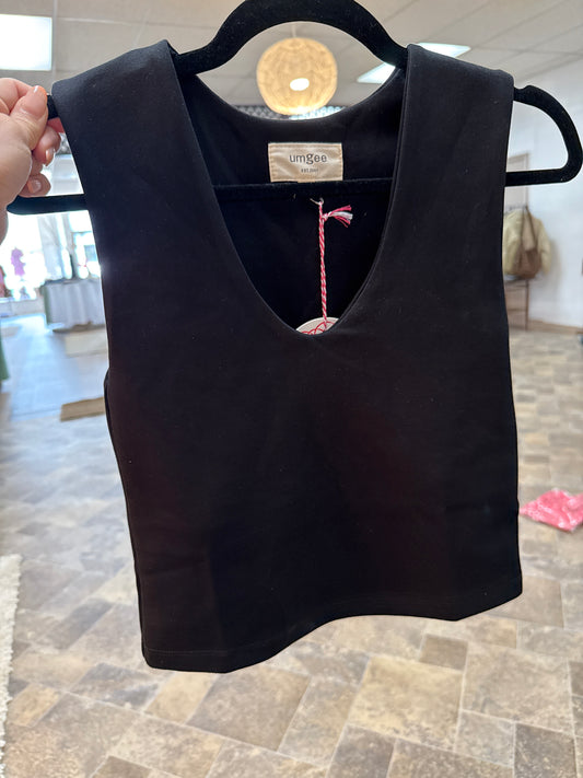 Black U-Tank