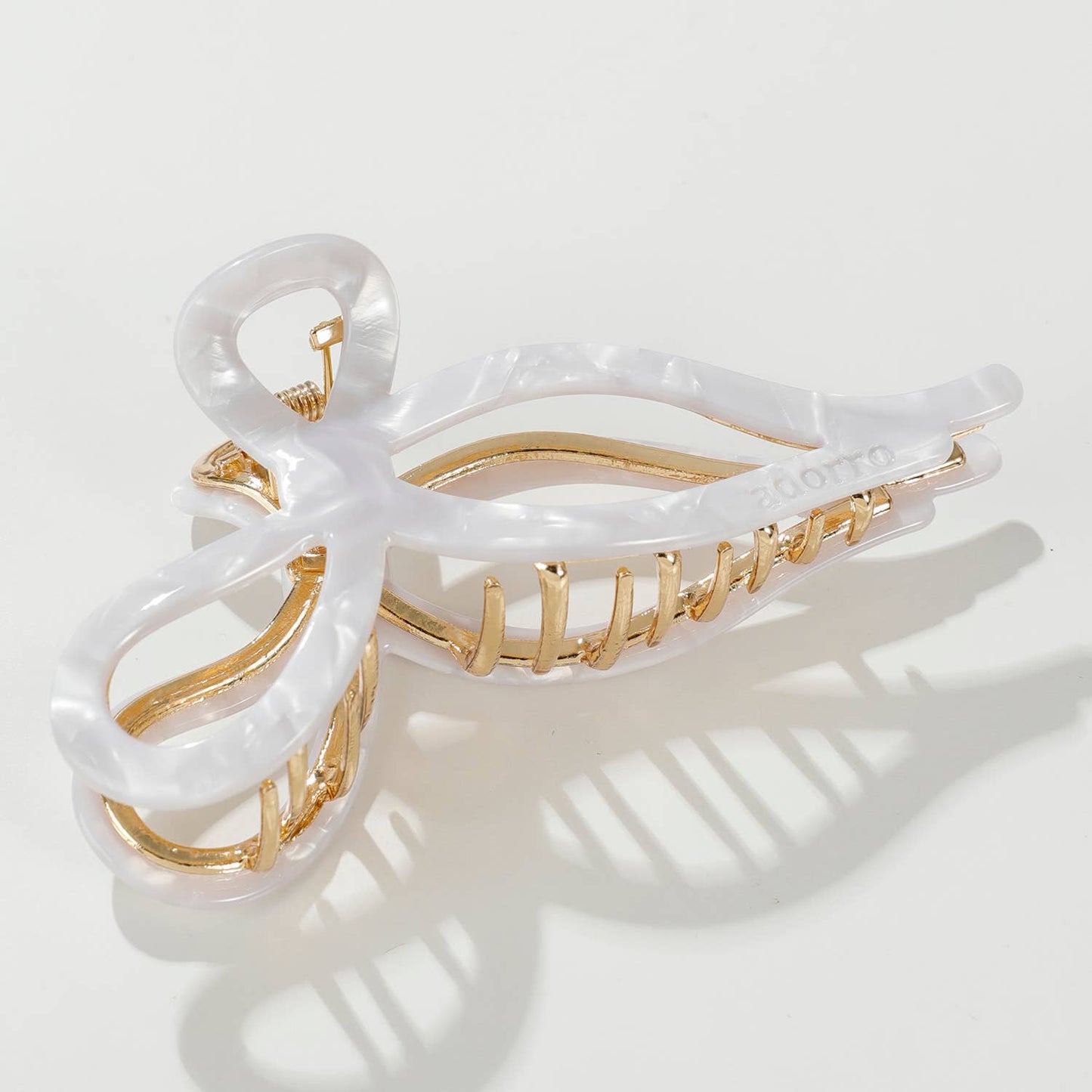 Adorro - Sabrina Coastal | Large Ribbon Metal Bow Claw Clip