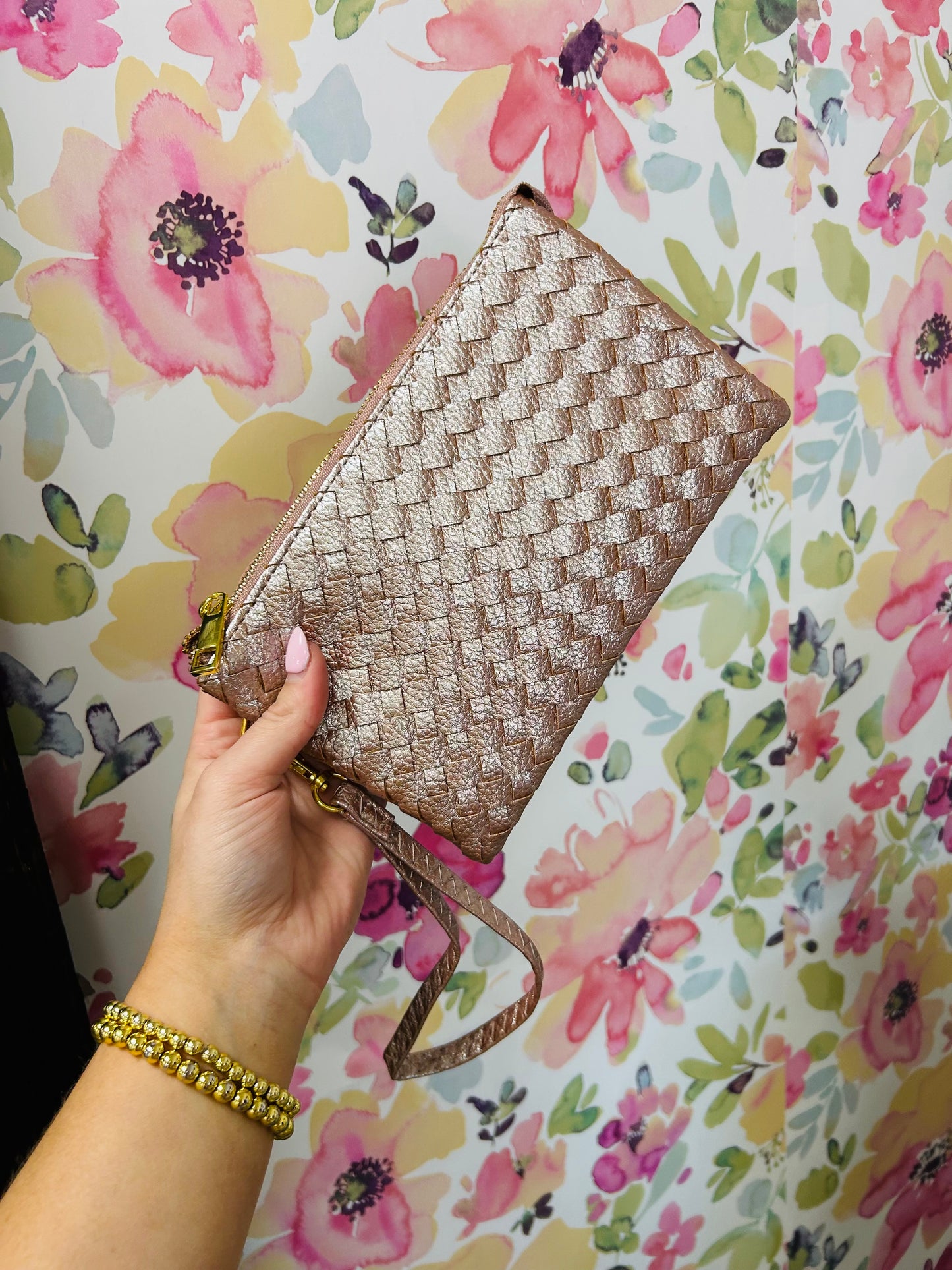 Caroline Hill - Liz Crossbody Bag Woven Metallic Pink