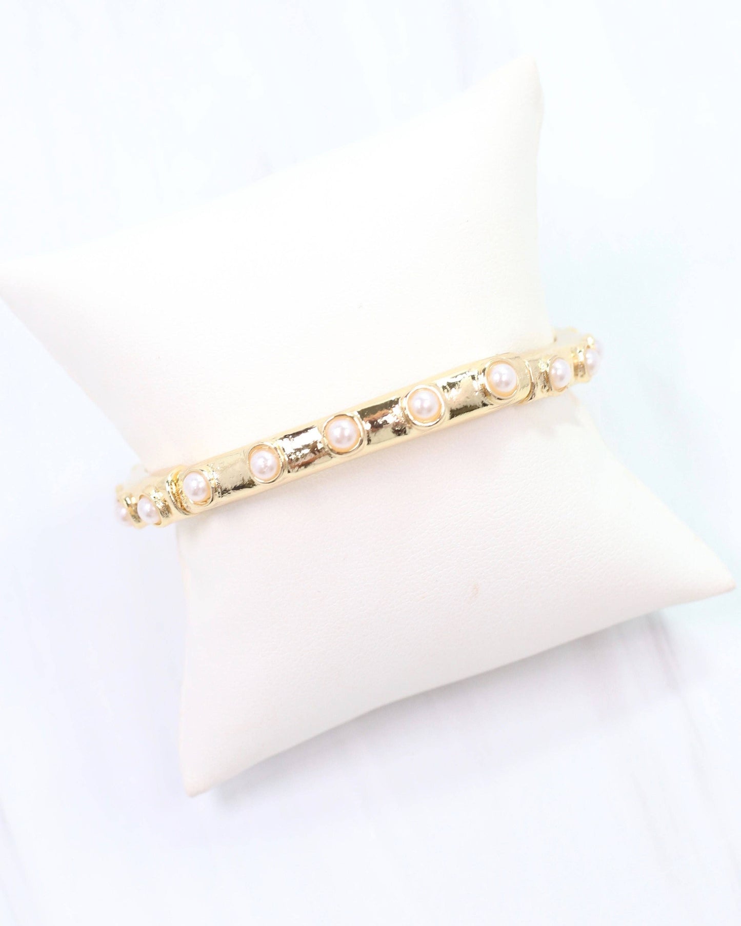 Caroline Hill - Kennedy Pearl Stretch Bracelet Gold
