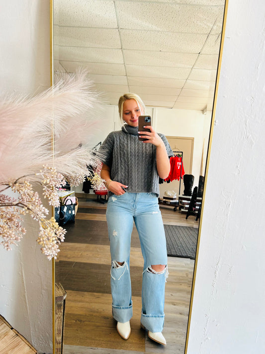 SHORT SLEEVE SWEATER