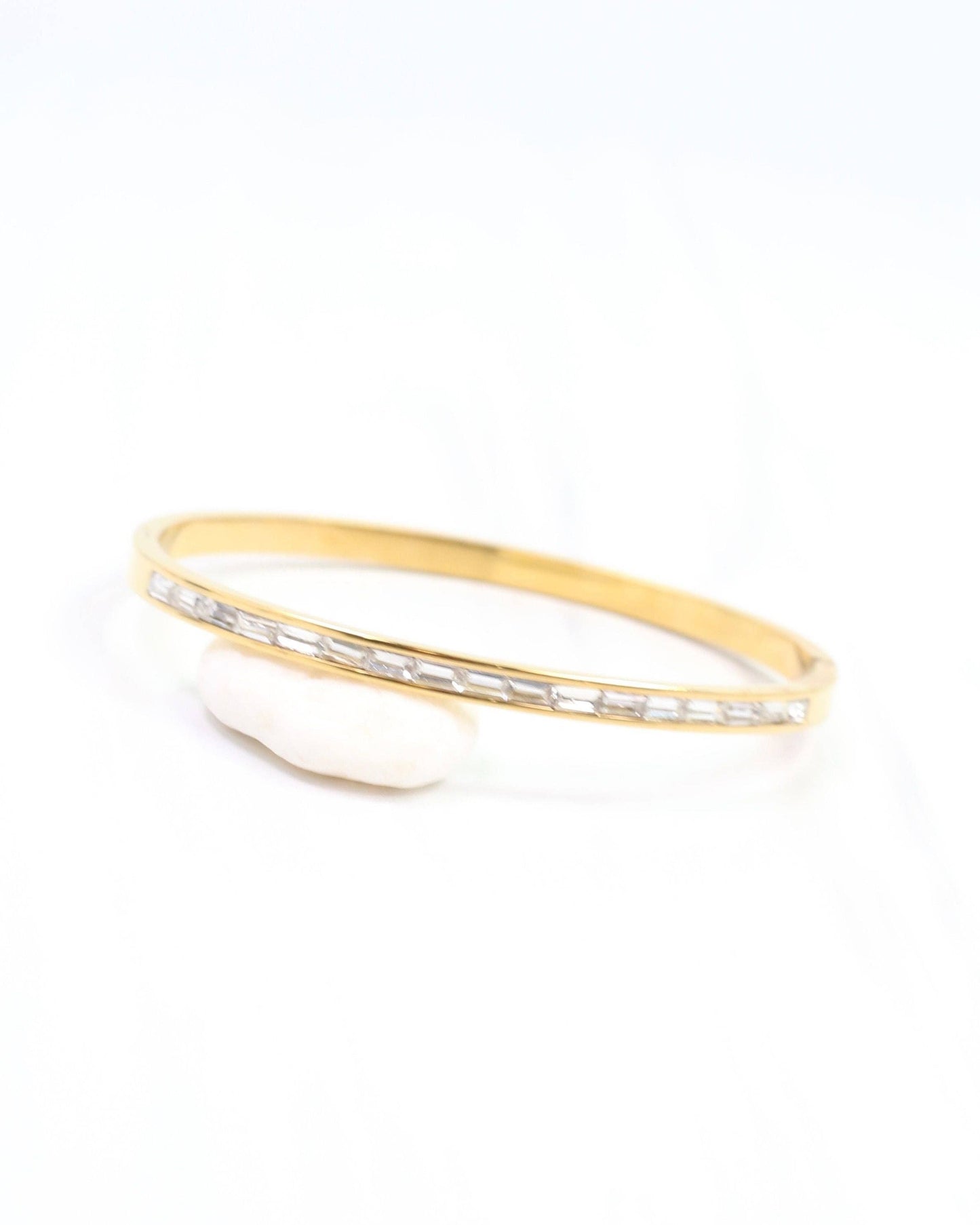 Caroline Hill - Nyx Bangle Bracelet Gold