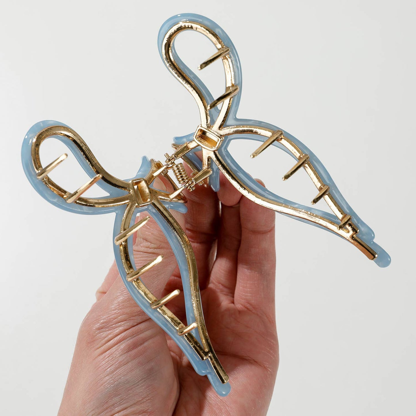 Adorro - Sabrina Coastal | Large Ribbon Metal Bow Claw Clip